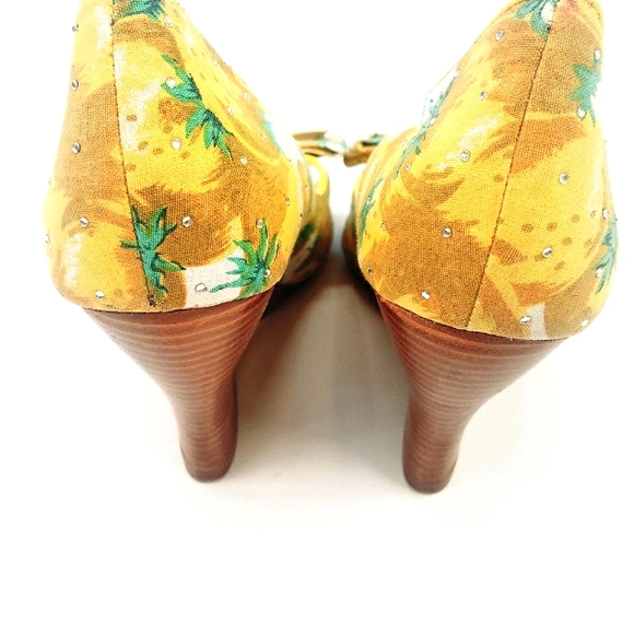 Naughty Monkey Yellow Wedges - Picture 3 of 6